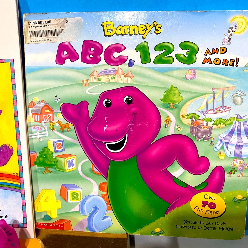 BARNEY THE PURPLE DINOSAUR VTG 90’s BOOK BUNDLE OF 4 BOOKS & PURPLE DINOSAUR - Picture 4 of 10